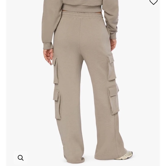 Revolve x WEWOREWHAT NWT cargo fleece sweatpants size XXS in brown tan stone - Picture 2 of 5
